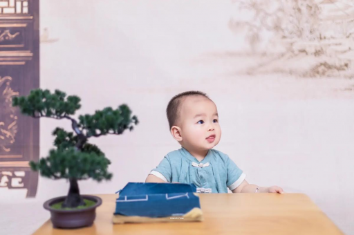 福建宝宝喊肚子疼怎么回事